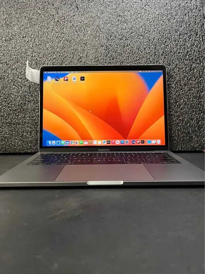 MacBook Pro Laptop 13” image indicator(3)