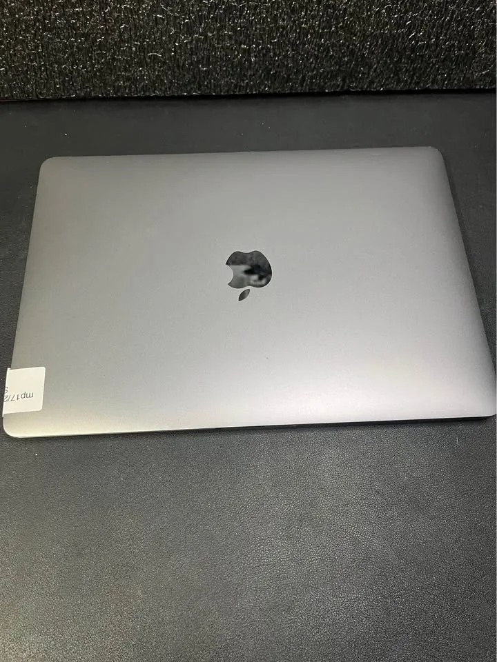 MacBook Pro Laptop 13” image indicator(4)