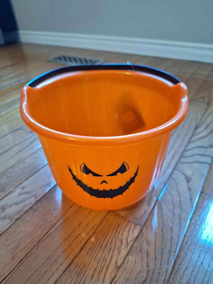 New Halloween Pail