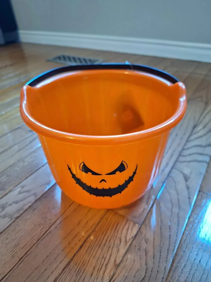New Halloween Pail thumbnail