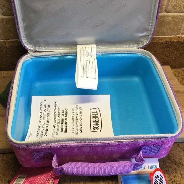 BNWT THERMOS DISNEY PRINCESS LUNCH BAG image indicator(2)