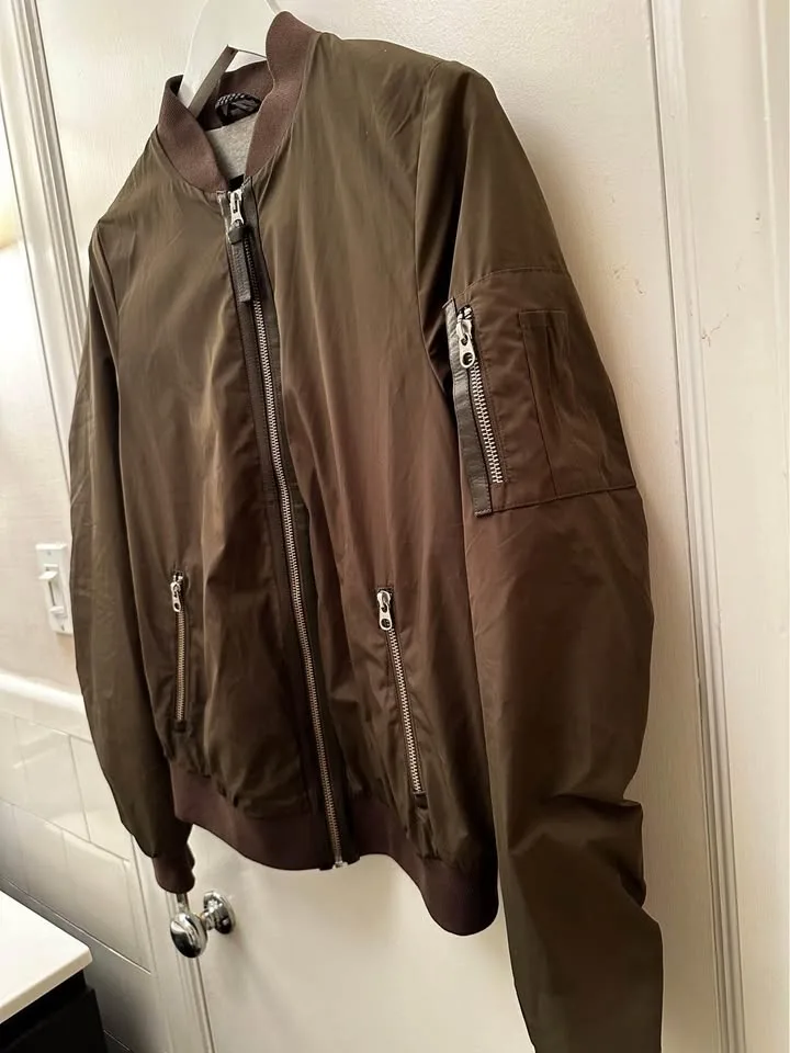 MACKAGE (xAritzia) BOMBER JACKET - SMALL - ARMY GREEN image indicator(3)