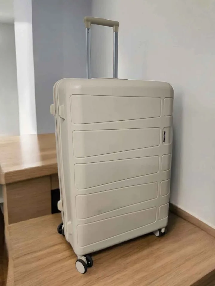 30" 4 wheels Spinner 360° Luggage full size hard Suitcase image indicator(2)