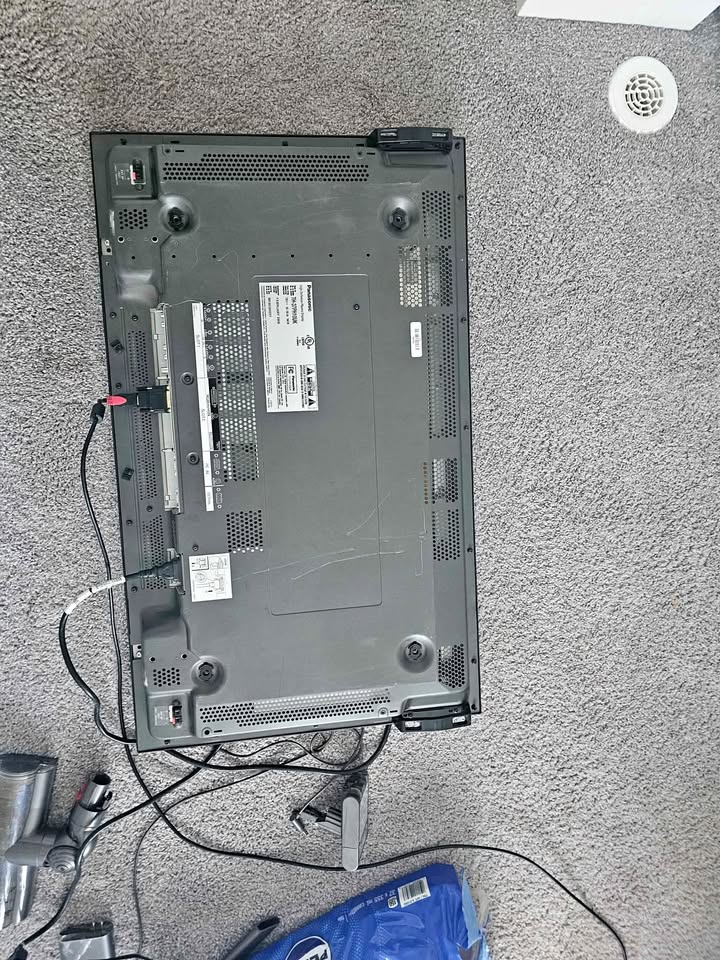 Panasonic Plasma TV (37)