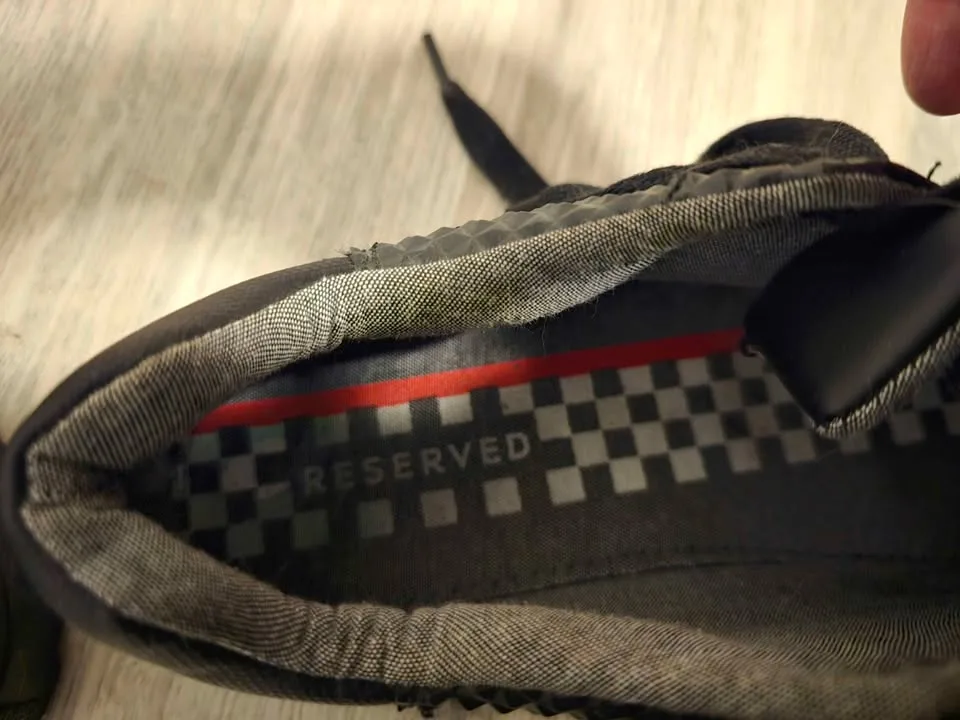 Sneakers image indicator(3)