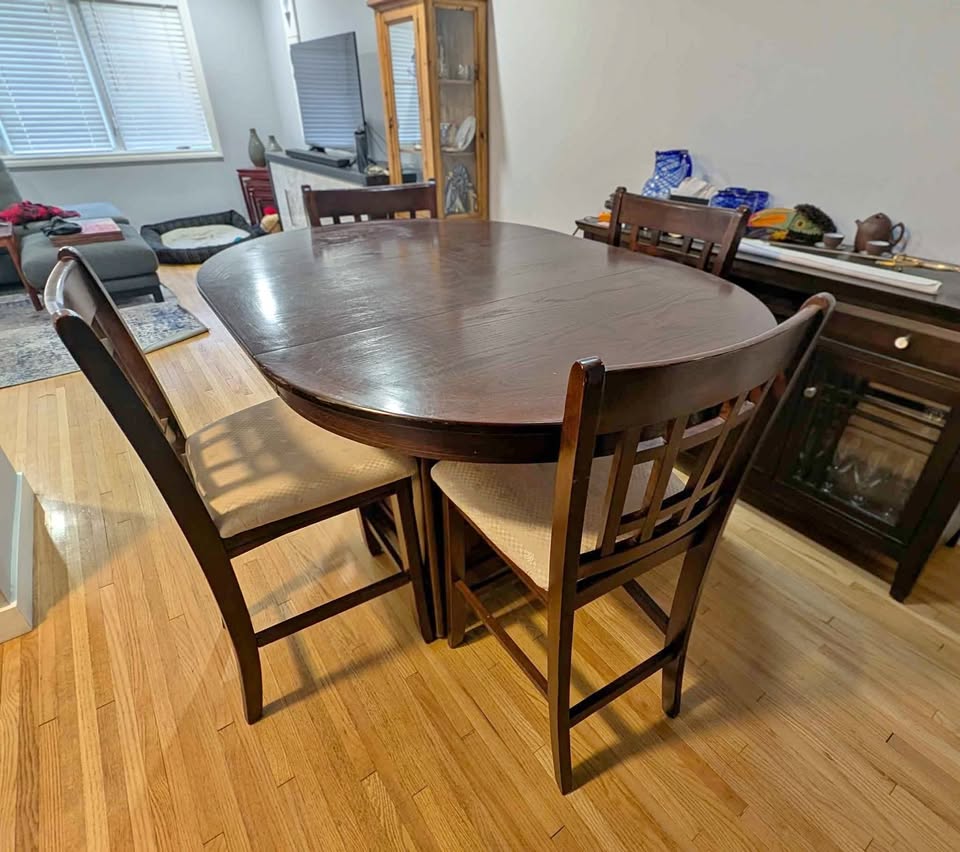 Counter-Height Dining Table with 4 Chairs