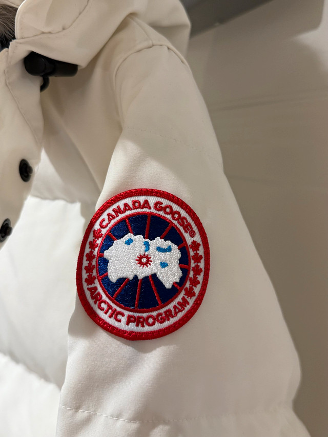 Canada Goose Ladies Jacket - photo 4