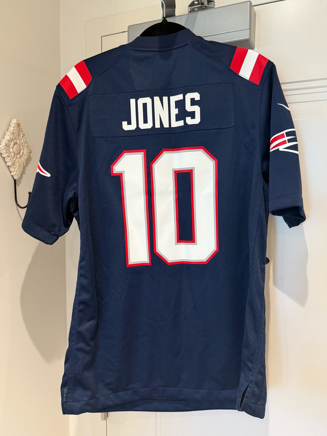 Nike Patriots Jones #10 Jersey NEW!