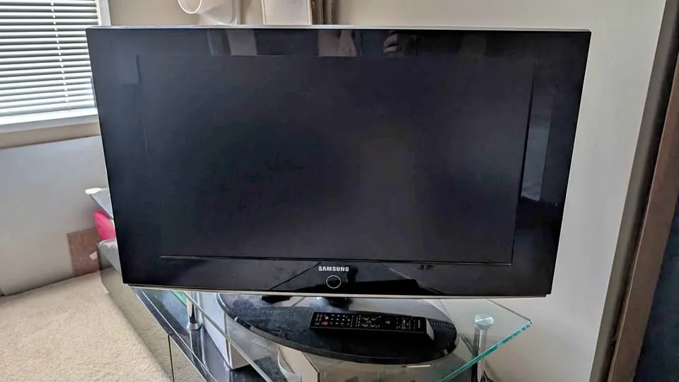 Samsung 32 Inch TV thumbnail