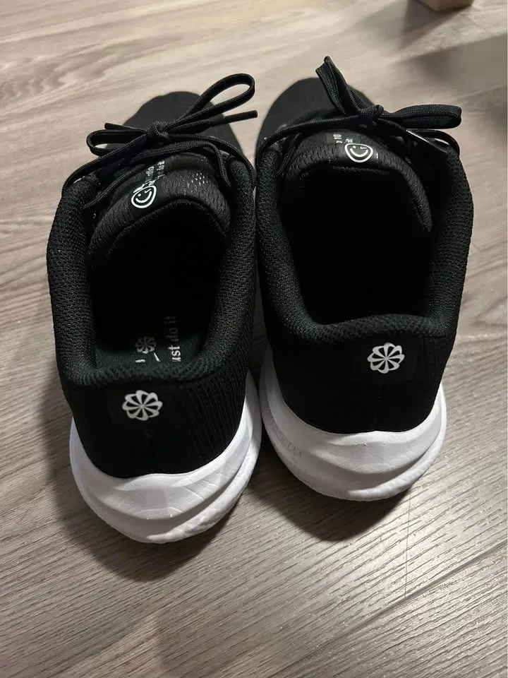 Nike Mens Gymnastics Shoes Sneaker image indicator(2)