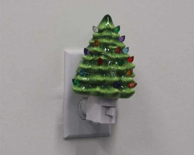 Vintage Christmas Tree Nightlight - photo 2