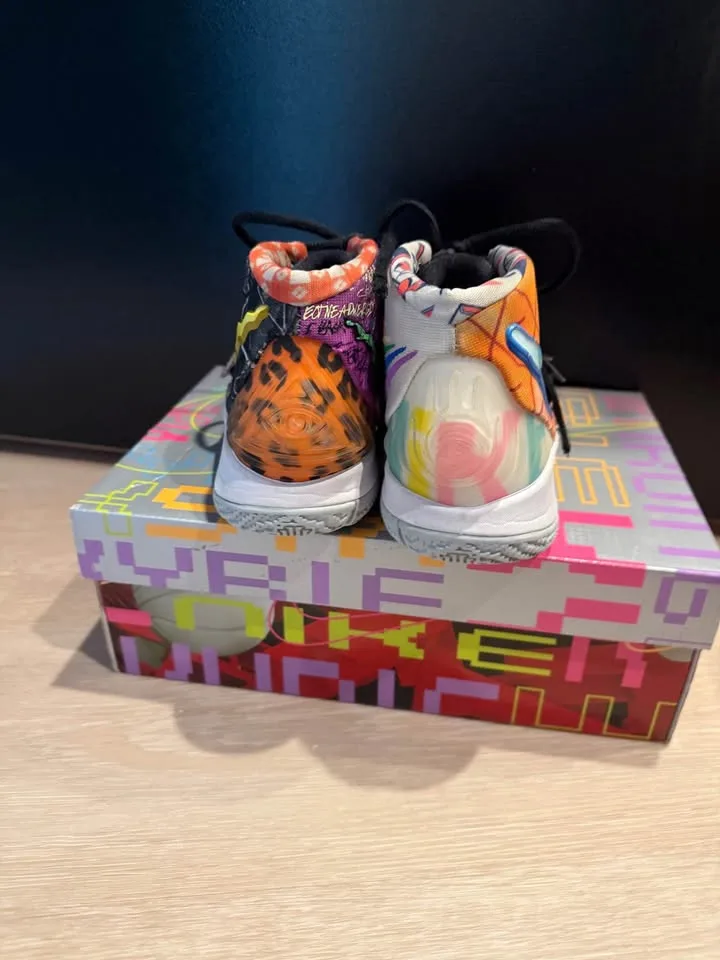 Nike Kyrie 5 “What The” size 4.5 image indicator(4)