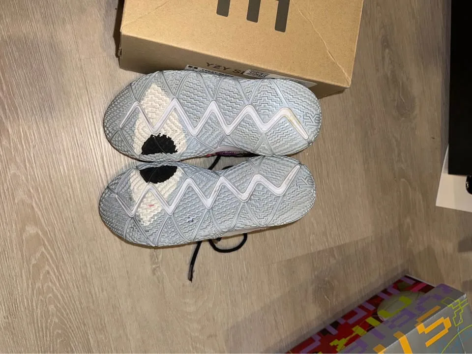 Nike Kyrie 5 “What The” size 4.5 image indicator(7)