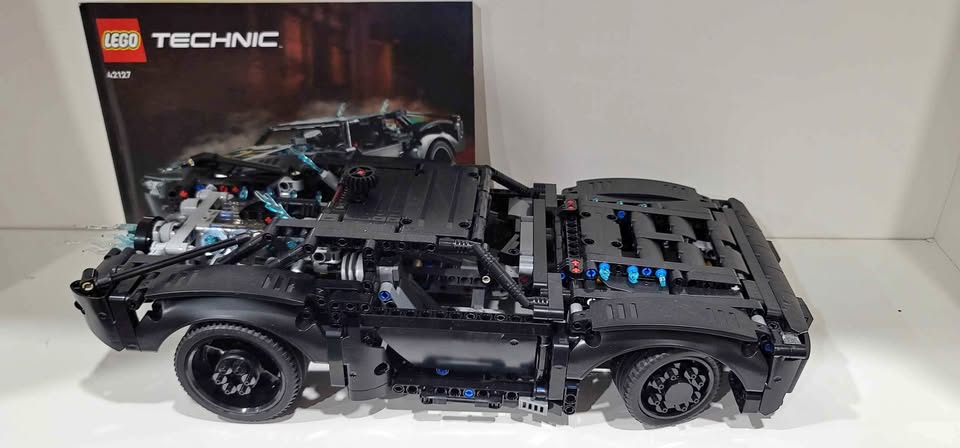 Used Lego set batmobile 42127