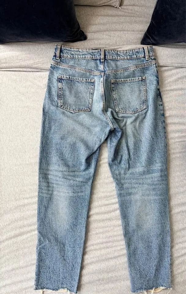 Dynamite Claudia Distressed Mom Jeans – Size 8 image indicator(3)