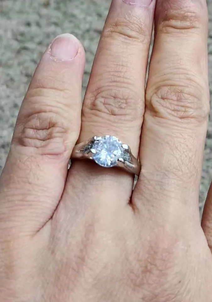 Beautiful size 6 rings, for engagement, gift,parties,office image indicator(2)