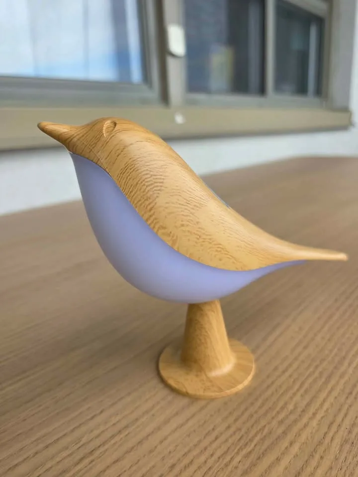 Bird-Shaped Table Lamp (wood-grain finish) – “Bird Lamp image indicator(3)