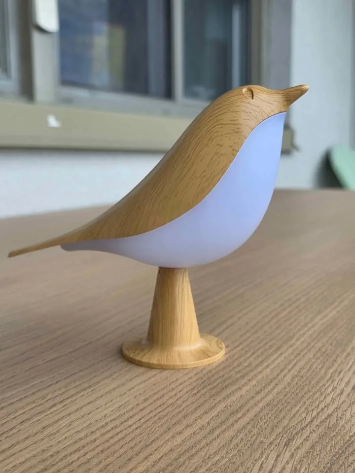 Bird-Shaped Table Lamp (wood-grain finish) – “Bird Lamp image indicator(5)