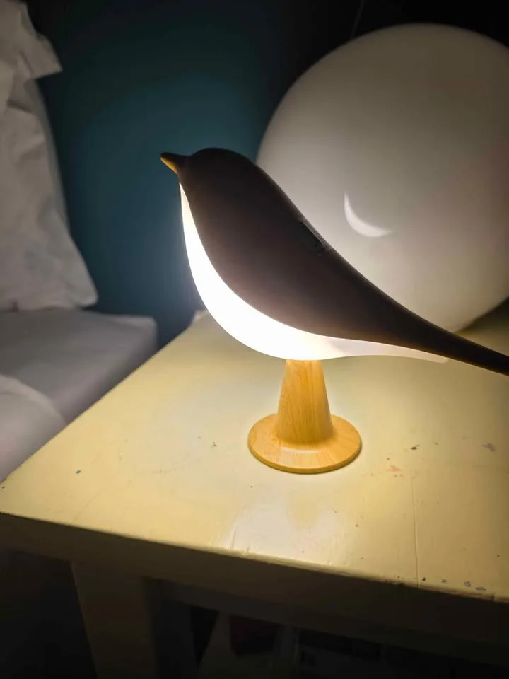 Bird-Shaped Table Lamp (wood-grain finish) – “Bird Lamp image indicator(6)