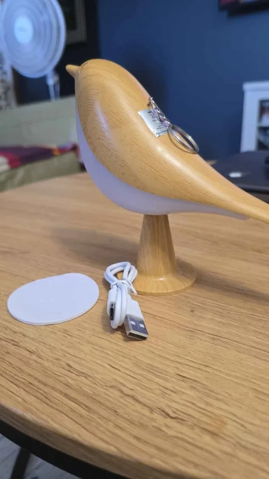 Bird-Shaped Table Lamp (wood-grain finish) – “Bird Lamp image indicator(7)