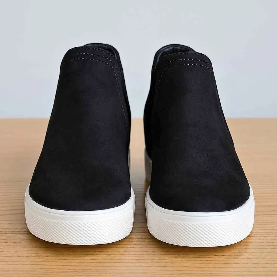 Steve Madden Black Slip-On Sneakers – Excellent Condition