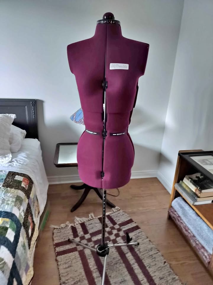 Size small Sewer's Dress form