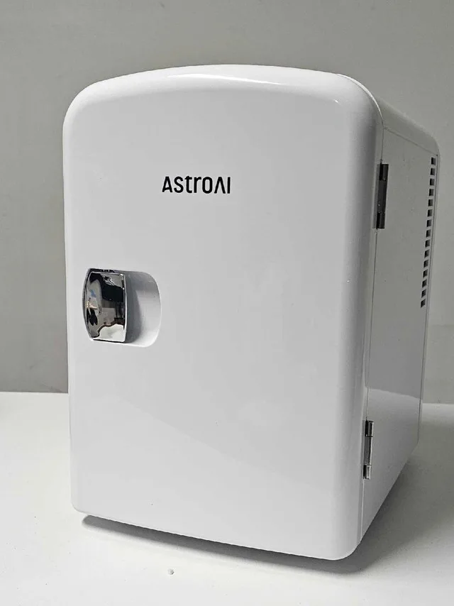 Astro AI Mini Fridge 4 Liter / 6 Cans Portable Electric Cooler thumbnail