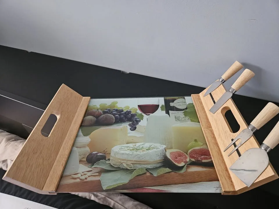 Charcuterie Board with knives image indicator(2)