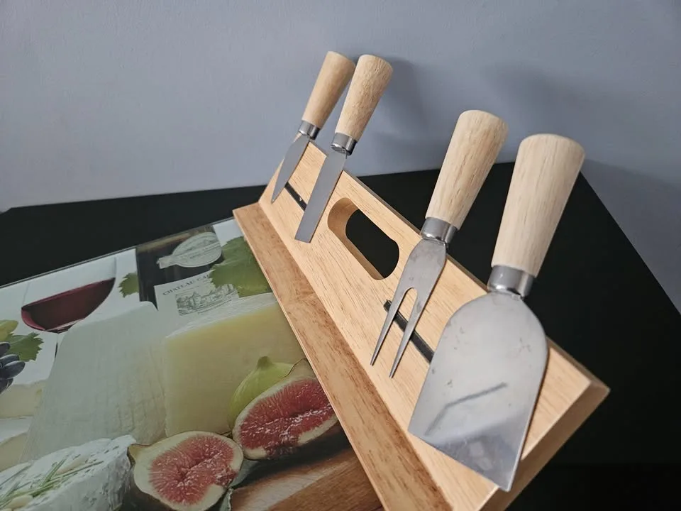 Charcuterie Board with knives image indicator(3)