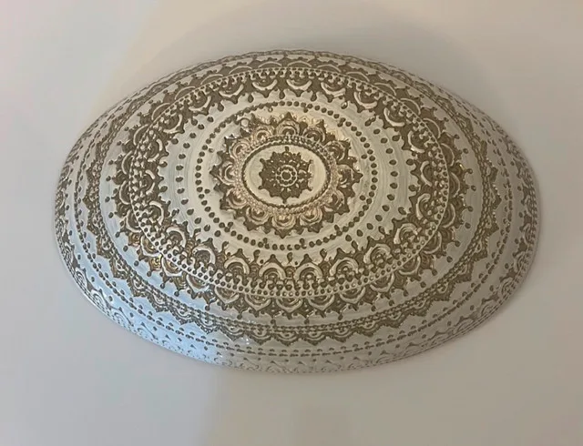 Oval Glass Serving Bowl White and Metallic Silver Patterned image indicator(2)