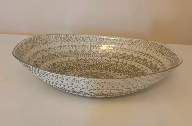 Oval Glass Serving Bowl White and Metallic Silver Patterned image indicator(3)