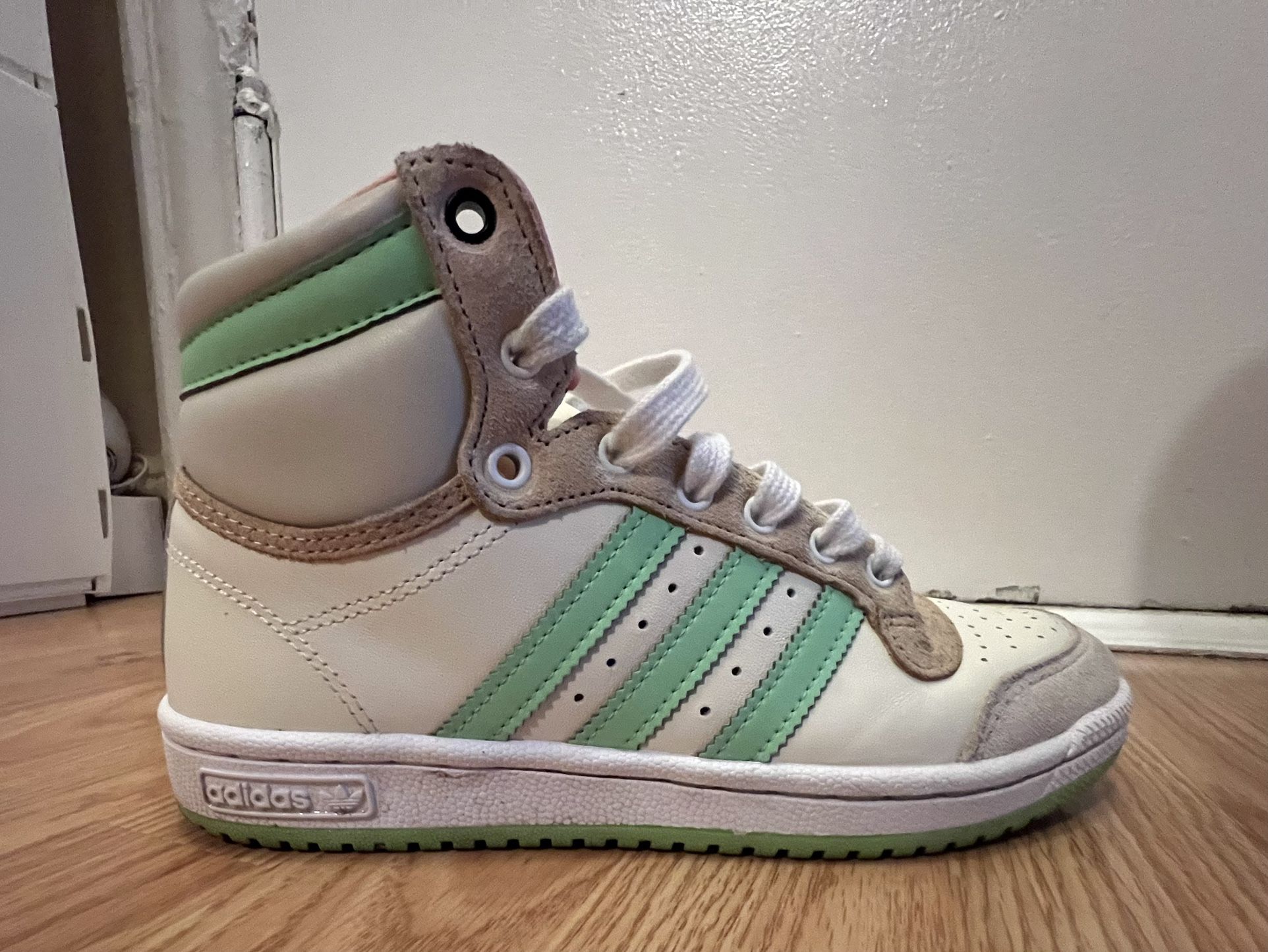 Adidas x Star Wars Top Ten Hi Mandalorian Child Size 4.5