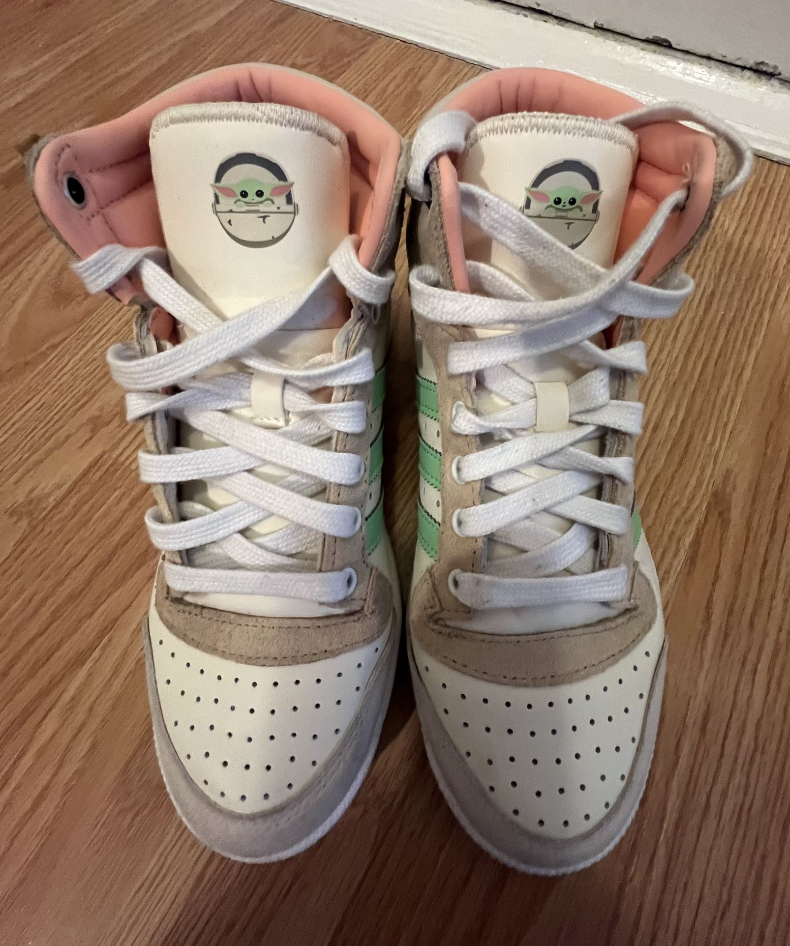 Adidas x Star Wars Top Ten Hi Mandalorian Child Size 4.5 - photo 2