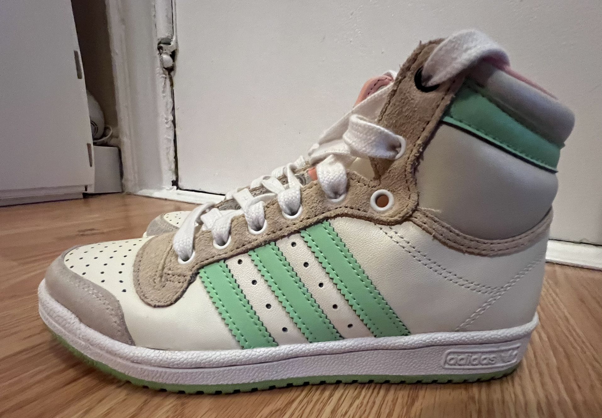 Adidas x Star Wars Top Ten Hi Mandalorian Child Size 4.5 - photo 3