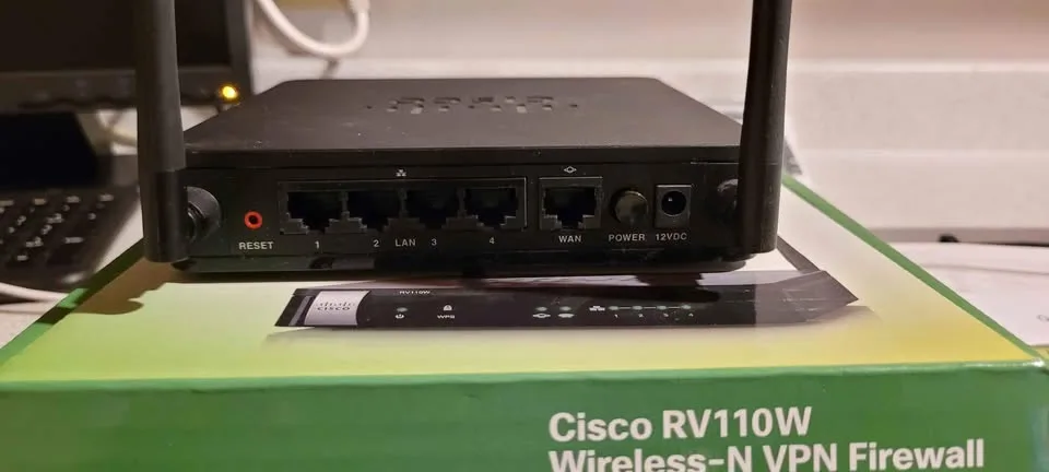 Cisco RV110W Wireless-N VPN Firewall image indicator(2)