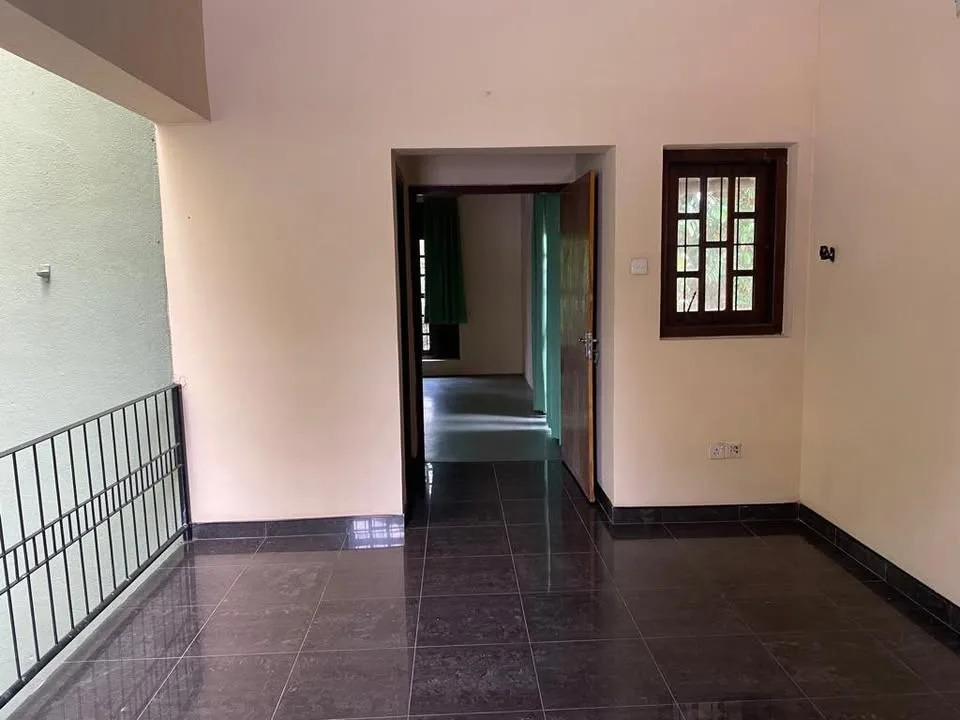 4 Beds 2 Baths House image indicator(7)