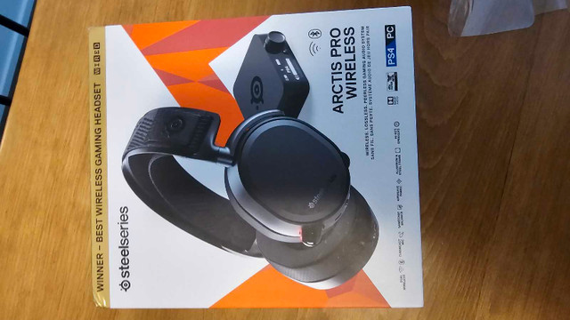 Steelseries Arctis Pro Wireless Headphones - photo 4