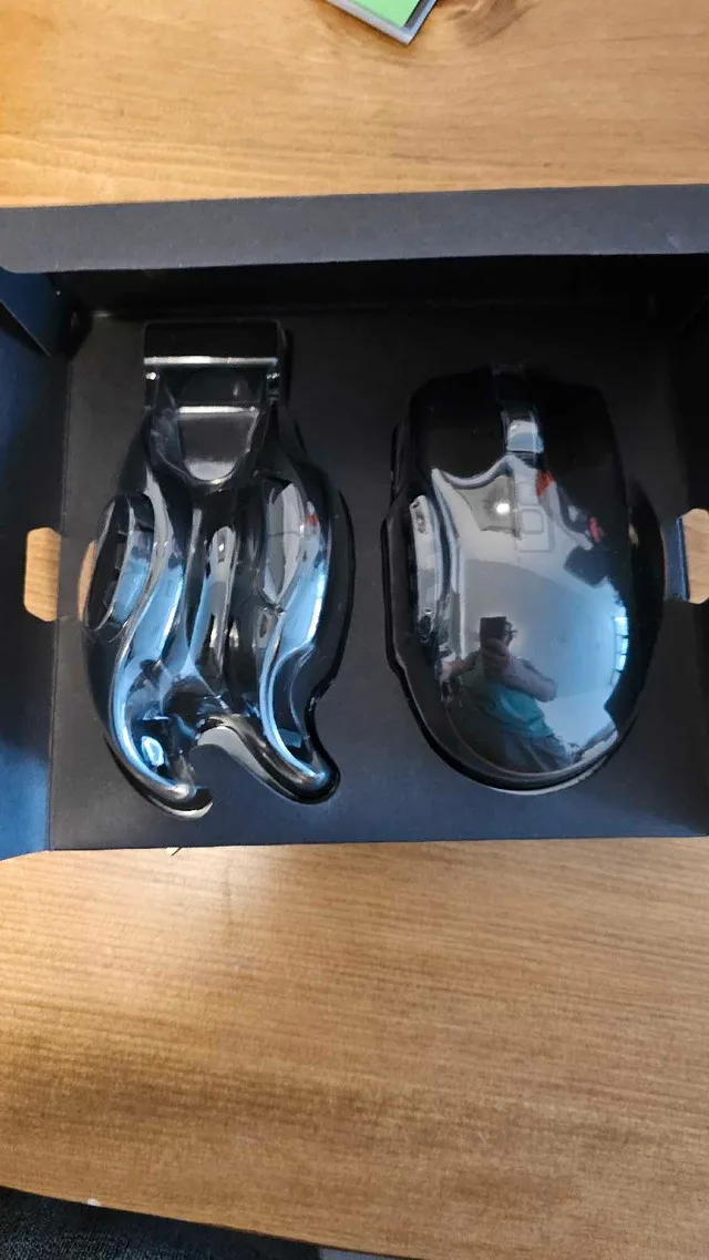 55$ Razer naga pro gen1 with charging base