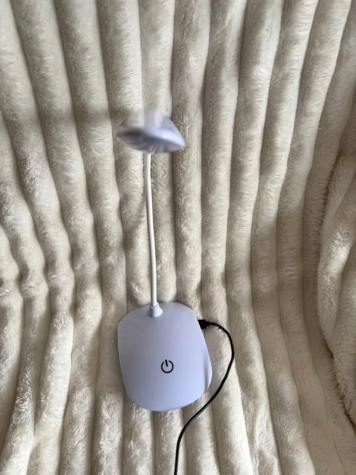 USB Rechargeable 360 degrees rotating LEDs Desk Lamp