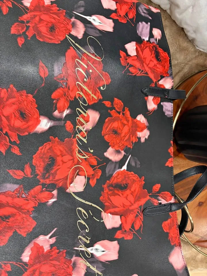 Victoria Secret tote bag thumbnail