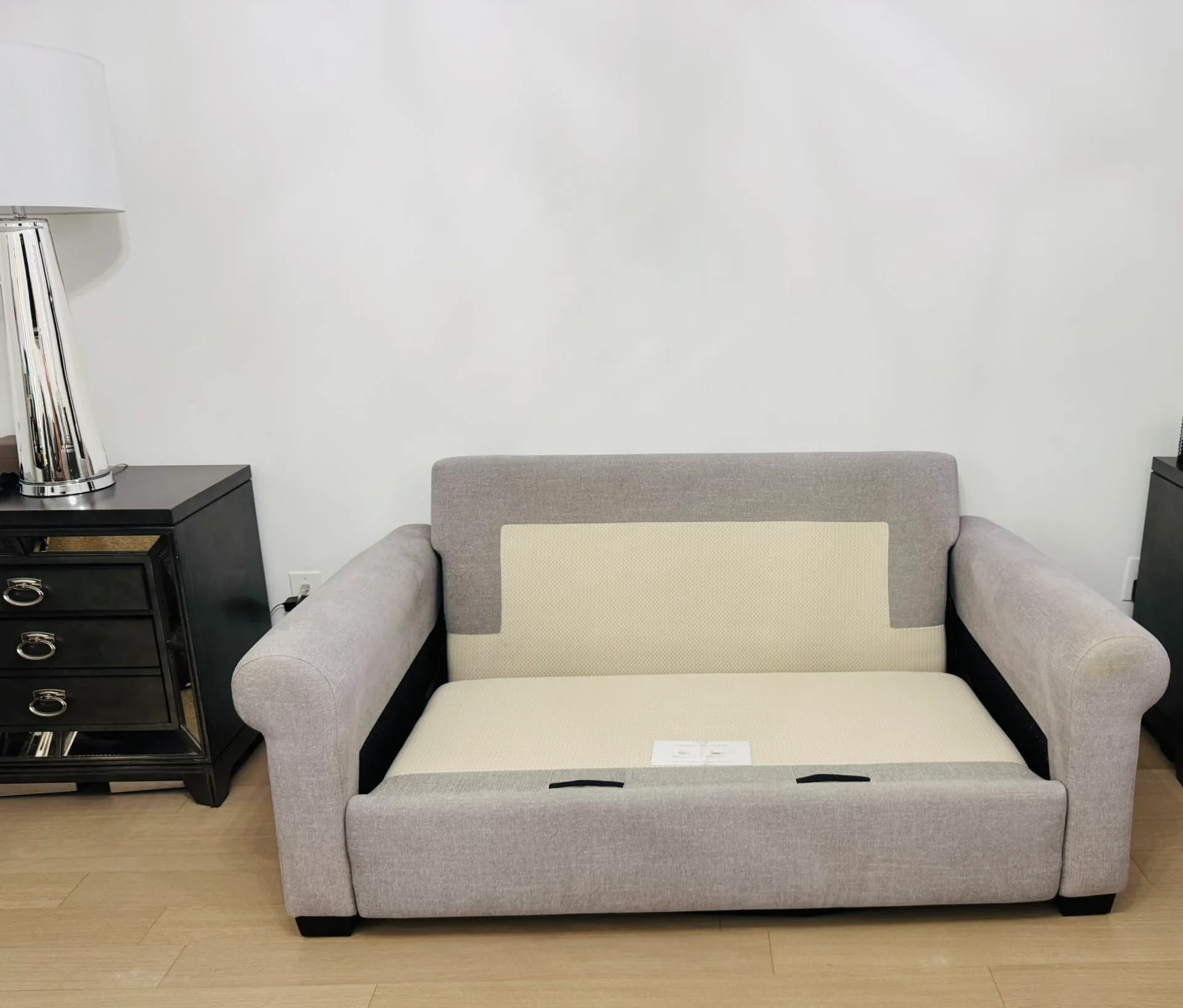 2-Seater Queen-sized Sleeper Sofa image indicator(3)