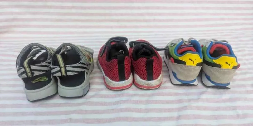 Size 7 Jurassic Park Sandals + 2 Free Bonus Pairs (Puma + Sport) image indicator(4)