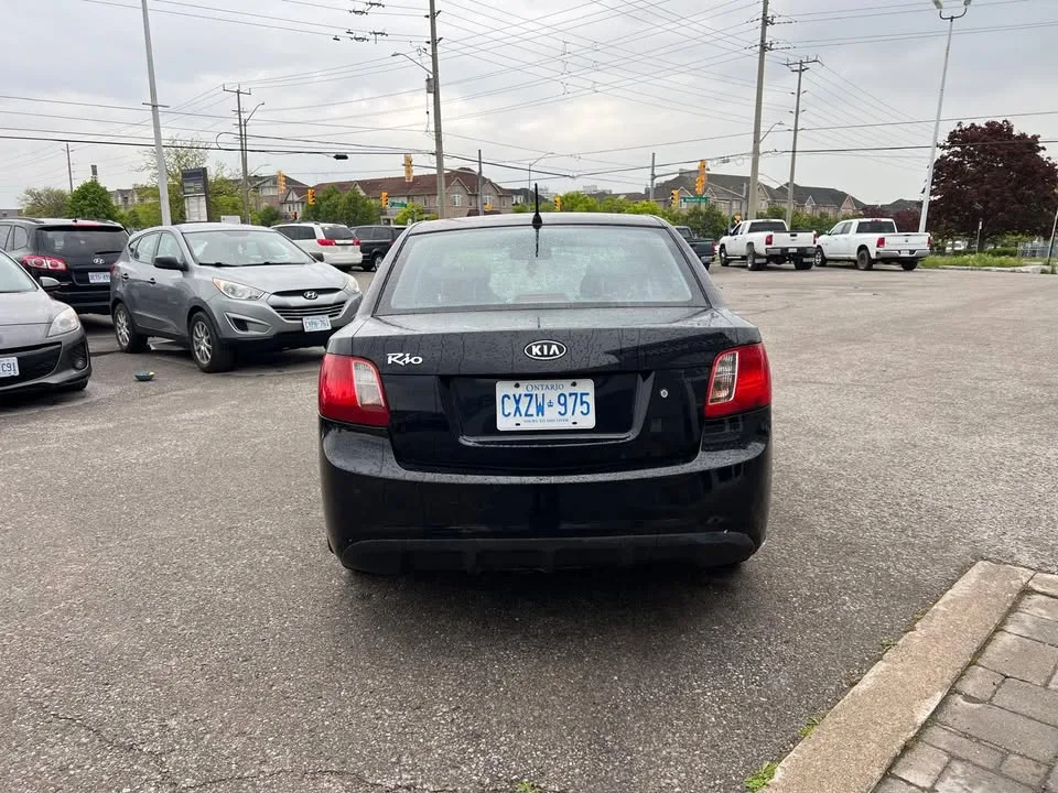 2011 Kia Rio image indicator(5)