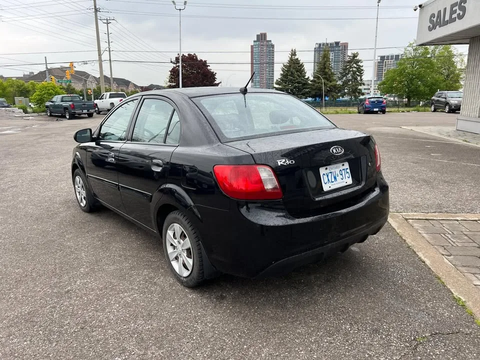 2011 Kia Rio image indicator(6)