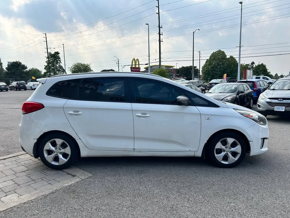 2014 Kia Rondo image indicator(3)