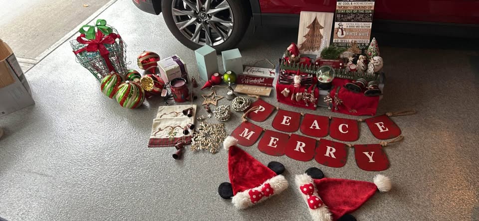 Christmas Decoration Lot - photo 2