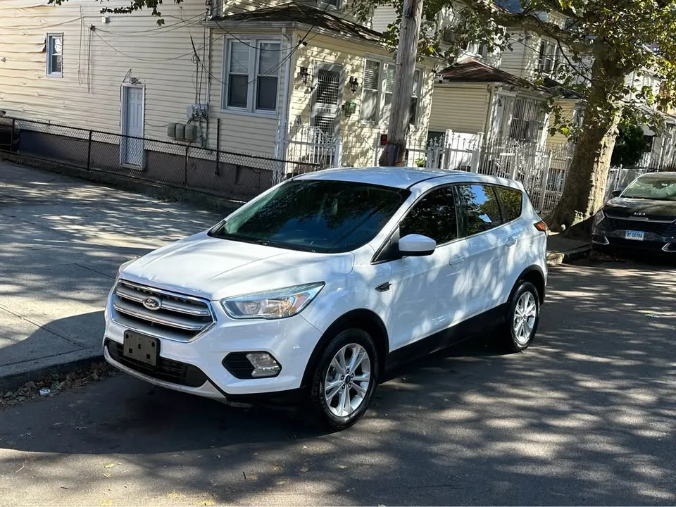 2017 Ford Escape SE AWD image indicator(7)