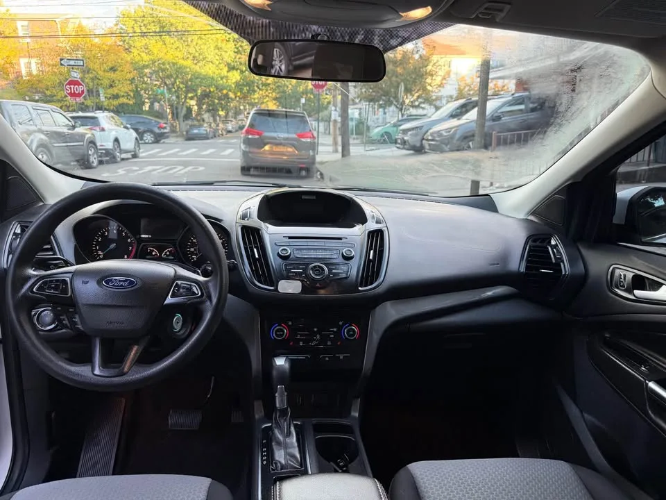 2017 Ford Escape SE AWD image indicator(9)