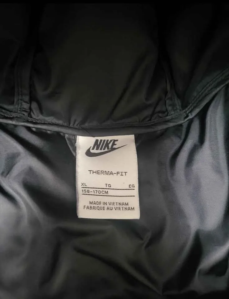 Genuine NIKE kids Jacket MOVING SALE image indicator(3)