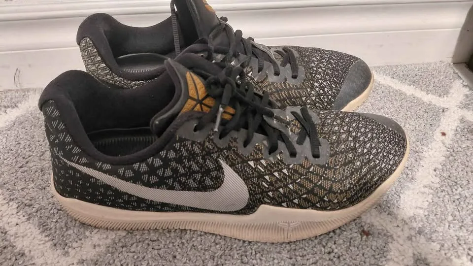 Rarely Nike Air Zoom, size 9 image indicator(2)